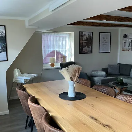 Semesterbostad Haus Bergstadtblick Auszeit